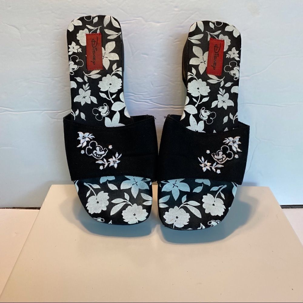 Disney Mickey White and Black Open Toe Sandals